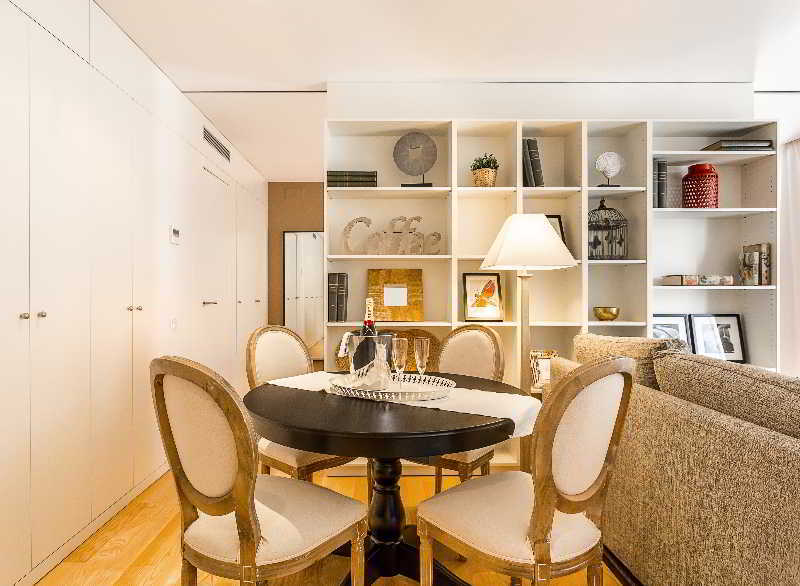 Urban District - Rambla & Pool Apartment
