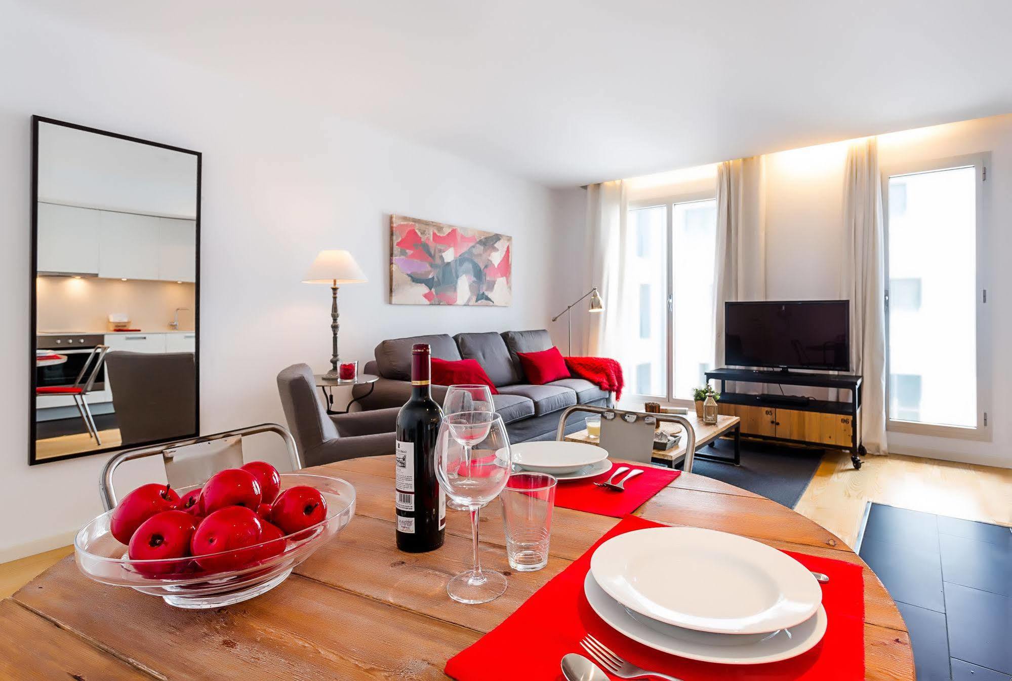 Apartment Urban District - Rambla & Pool Barcelona