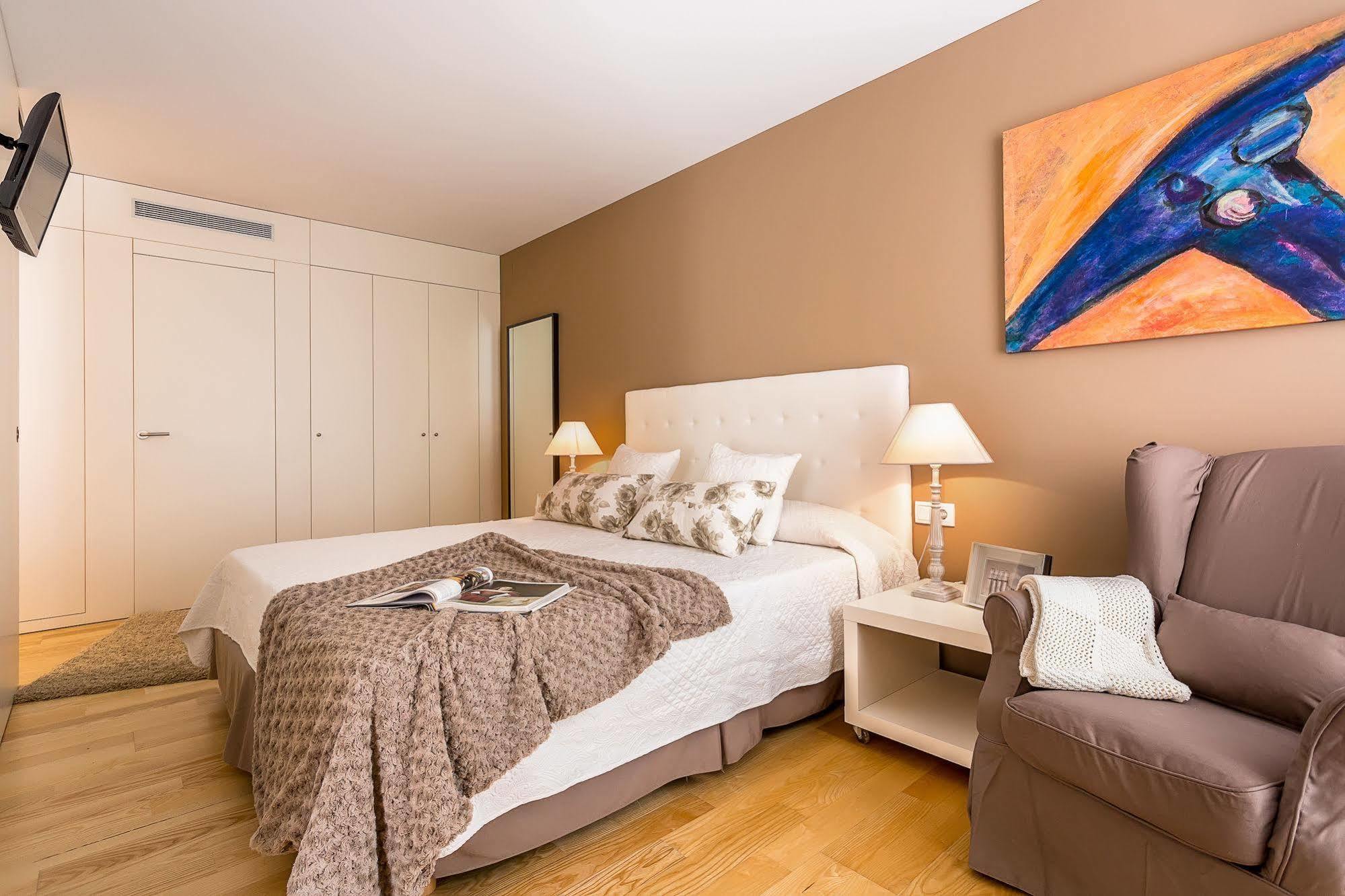Apartment Urban District - Rambla & Pool Barcelona