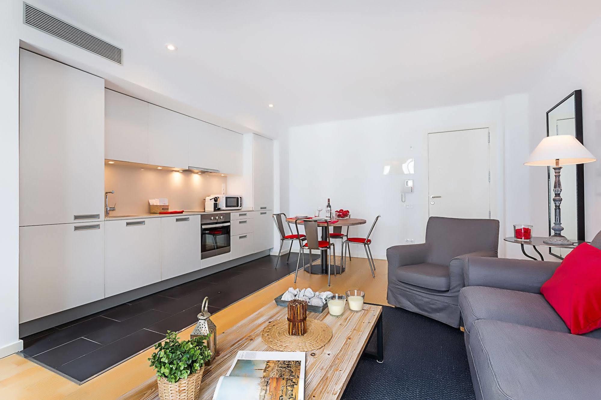 Urban District - Rambla & Pool Apartment