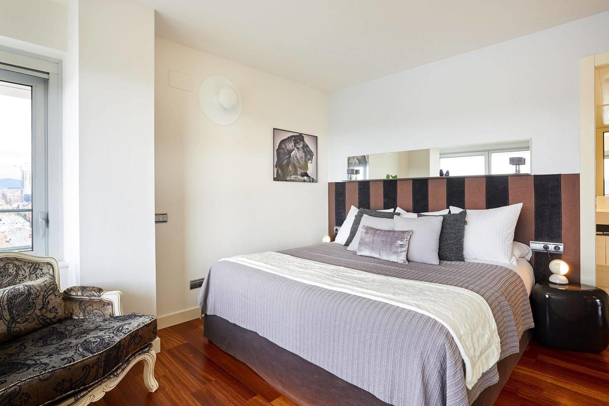 Apartment Urban District - Rambla & Pool *